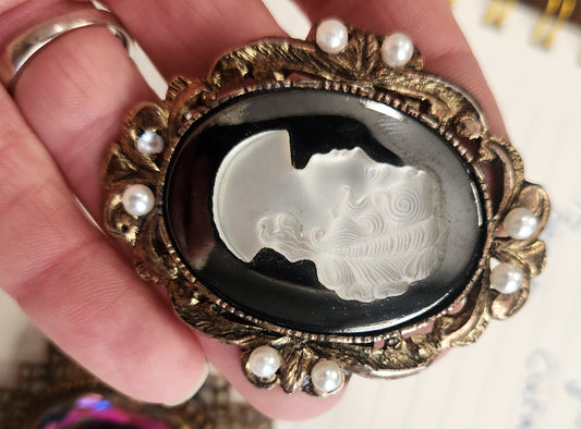 Cameo for sharon