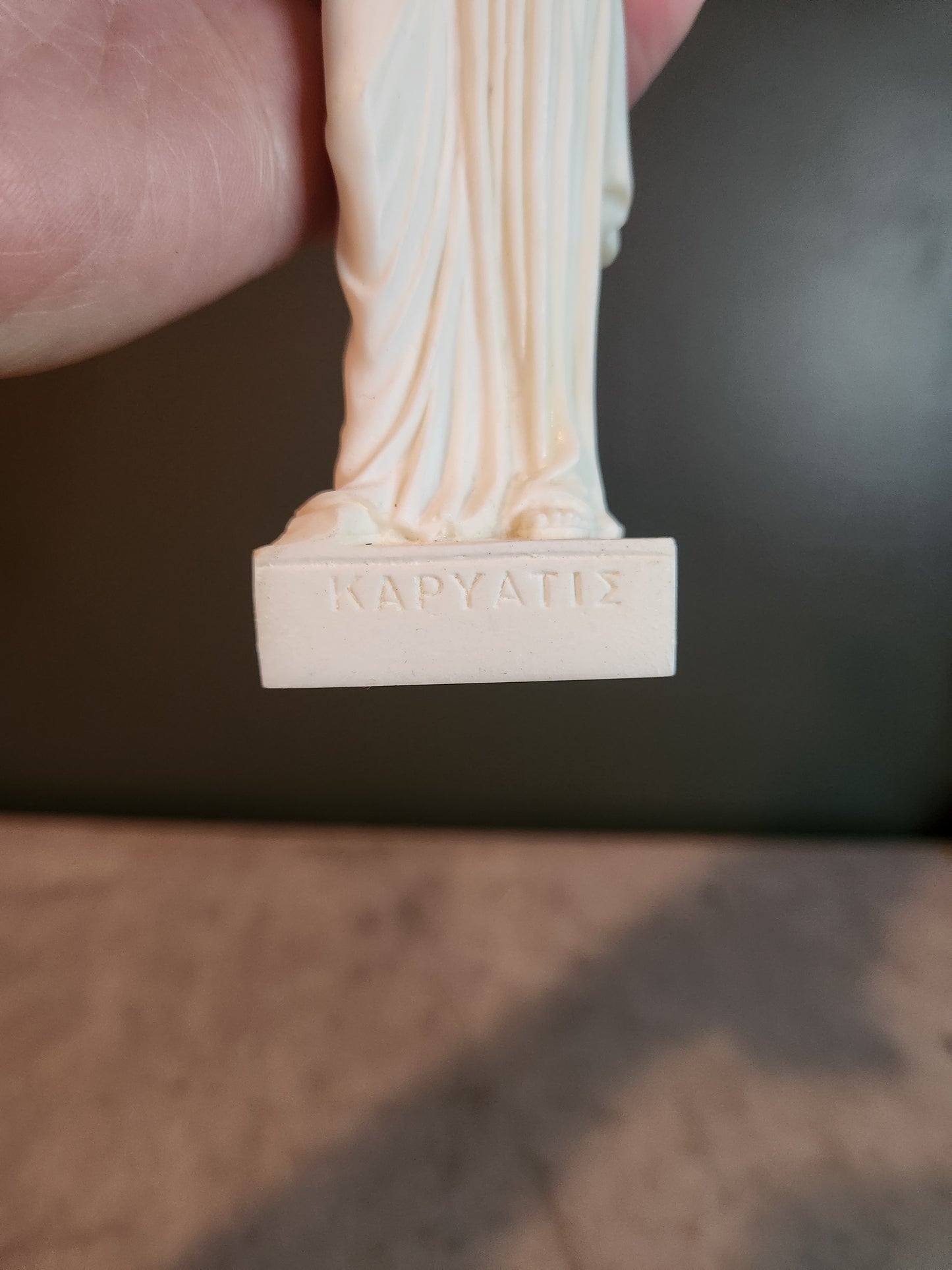 Kapyatie Greek Pillar Resin sculpture