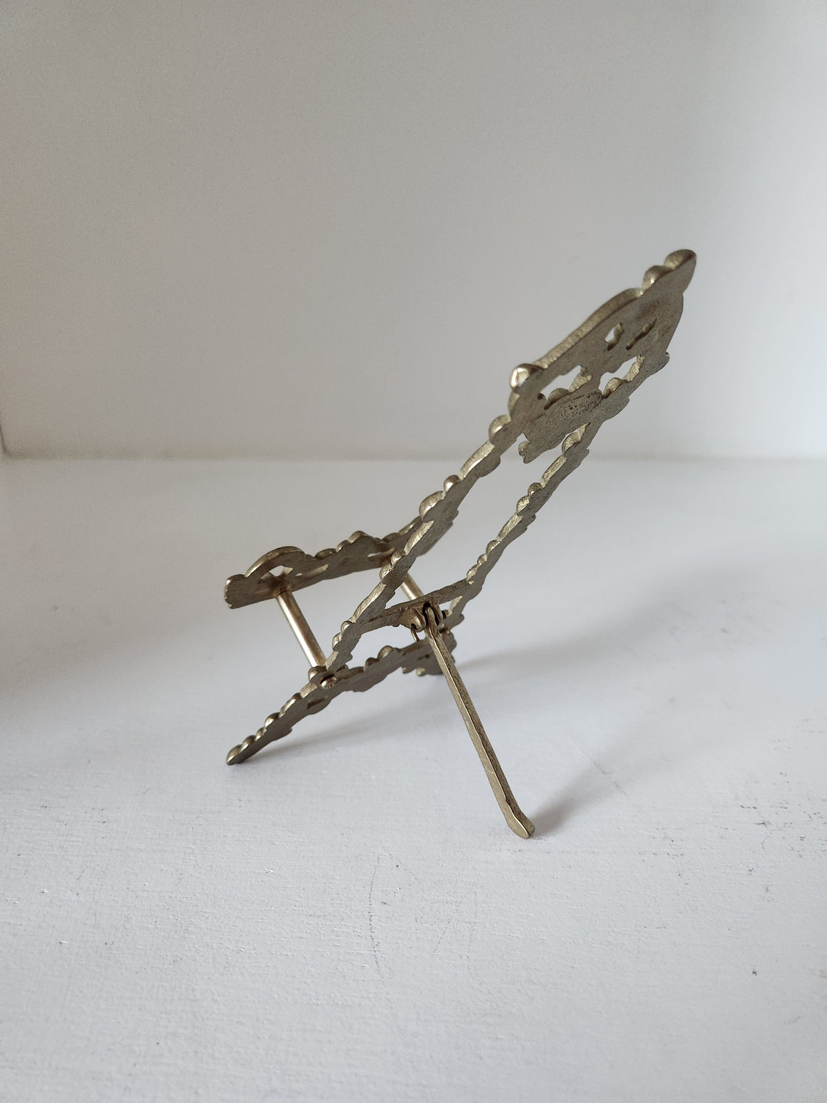 Ornate Easel 5.75"