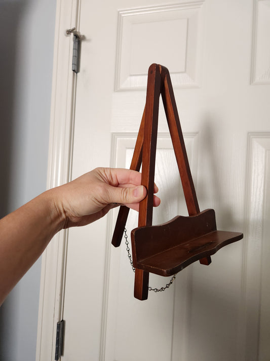 Easel for heather