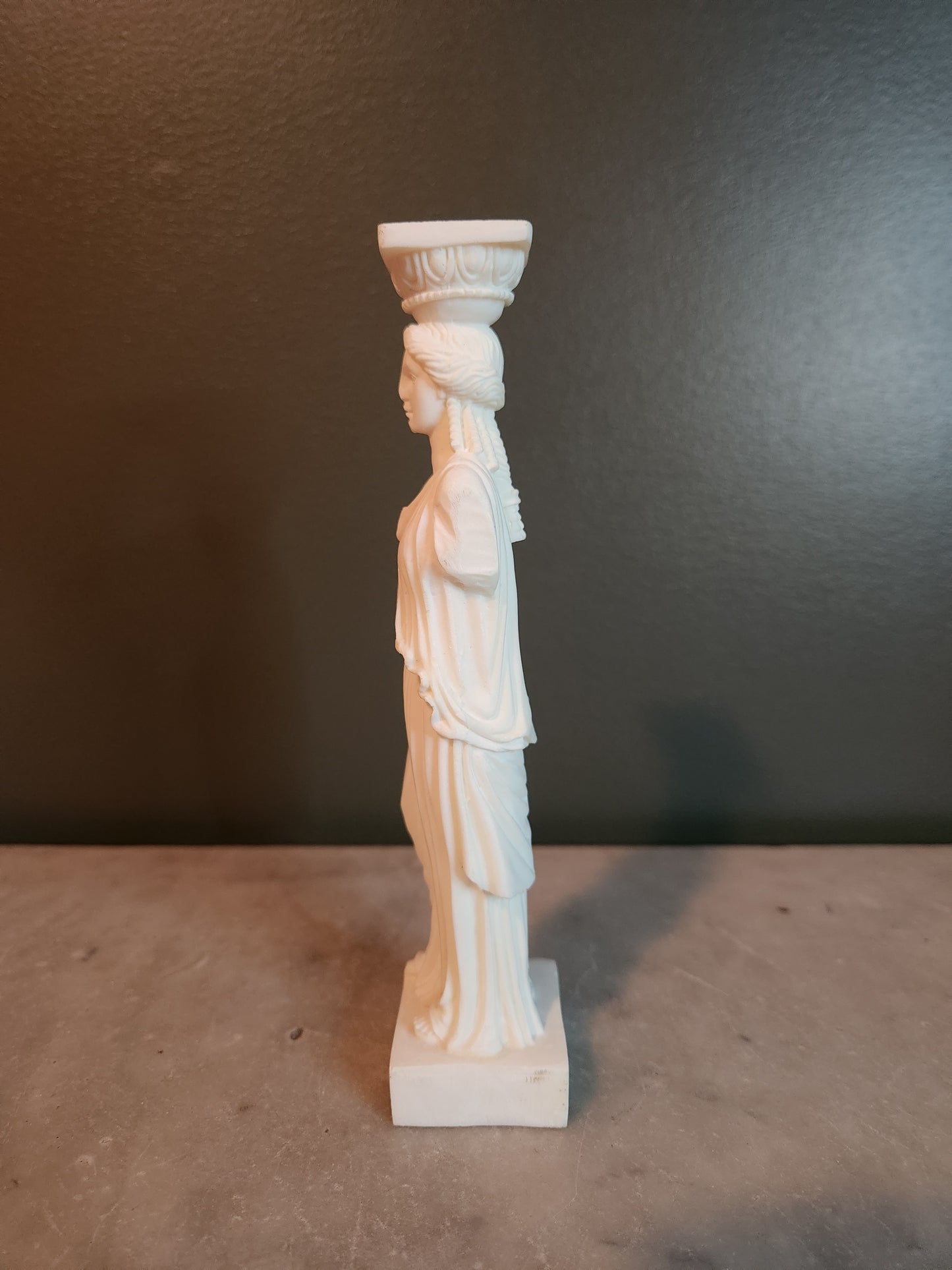 Kapyatie Greek Pillar Resin sculpture