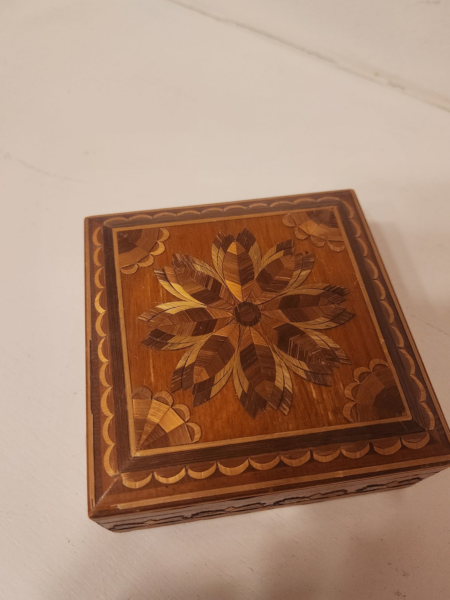 Russian Straw-Inlay Box (Square)