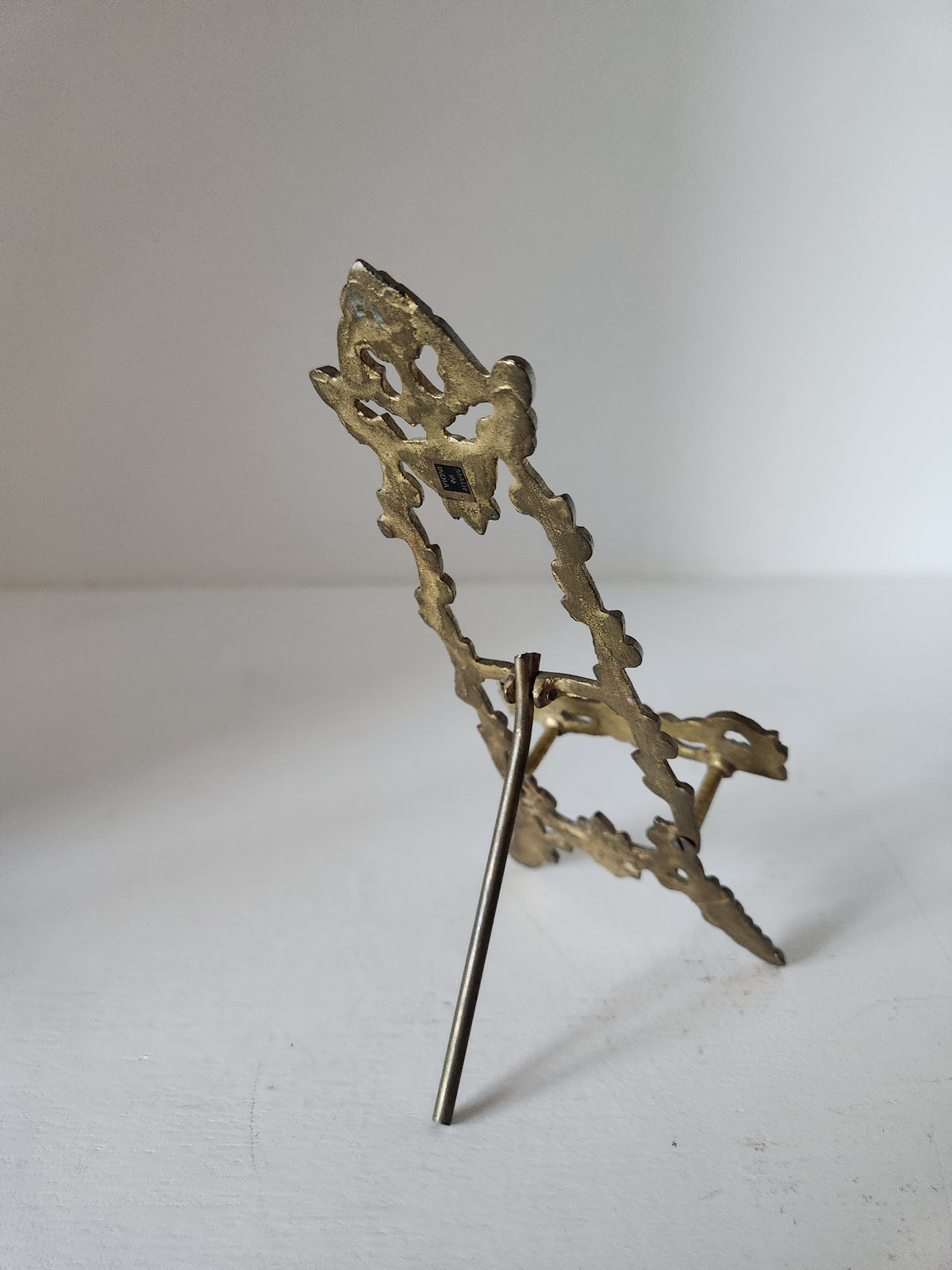 Ornate Brass Easel 6.5"